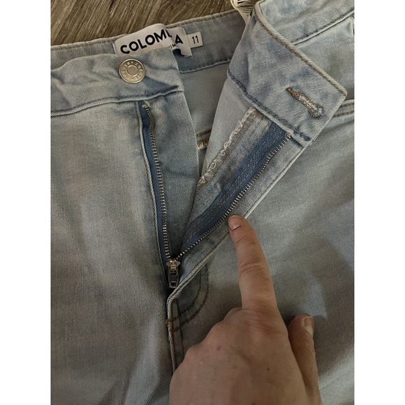 Colombia Refuge Denim Jeans Ultra High Curvy Jr Size 11 Lightwash Distressed - Picture 6 of 16